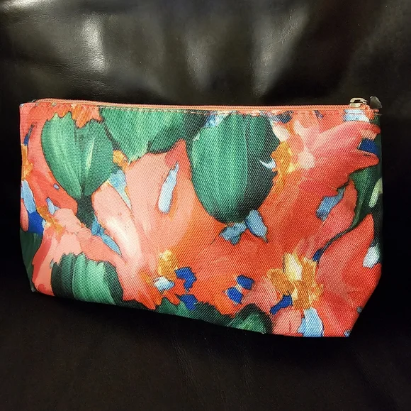 Clinique and Lulu DK Floral Makeup Bag NWOT - Picture 4 of 6